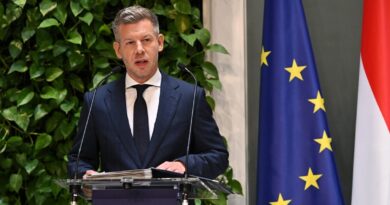 Elképesztő számokat borított Magyar Péter: durva luxussal vádolja Áder Jánost a miniszterelnök