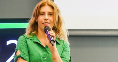 Eltöröltetné a közjegyzői díjat a diákoknál a Momentum, a Tisza-kormányt sürgetik