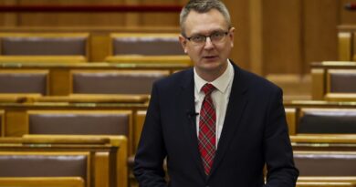 Rétvári Bence reagált Magyar Péter felszólalására, és kemény kritikát fogalmazott meg