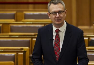 Rétvári Bence reagált Magyar Péter felszólalására, és kemény kritikát fogalmazott meg