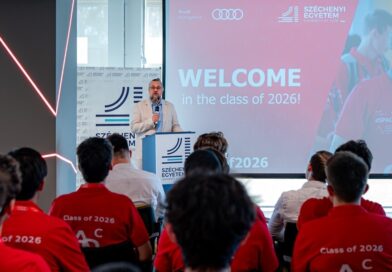 17 országból érkeztek fiatalok Győrbe: valós robotikai kihívásokon dolgoznak az Audi táborában