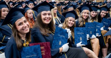 Új korszak kezdődik: megható pillanatok a győri diplomaátadón