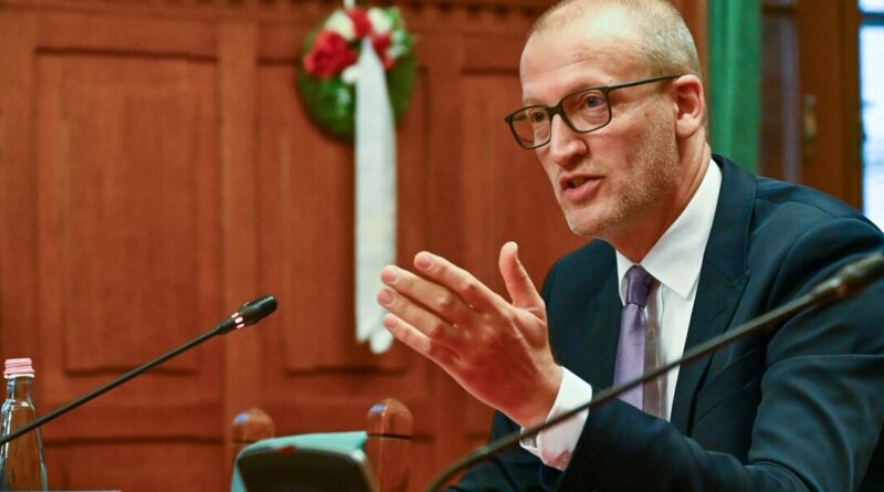 Másodfokon is kimondta a bíróság, hogy Tarr Zoltánt politikailag motivált döntés alapján rúgták ki utolsó civil munkahelyéről