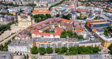 Új korszak jön a debreceni bérlakásoknál, 200 lakás válik elérhetővé a rászorulók előtt