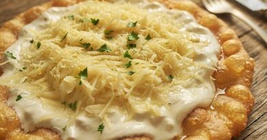 Így készül a verhetetlen krumplis lángos: a titok, amitől kívül ropogós, belül pihe-puha lesz