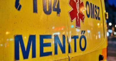 Baleset: egy idős nőt a mentők vittek el