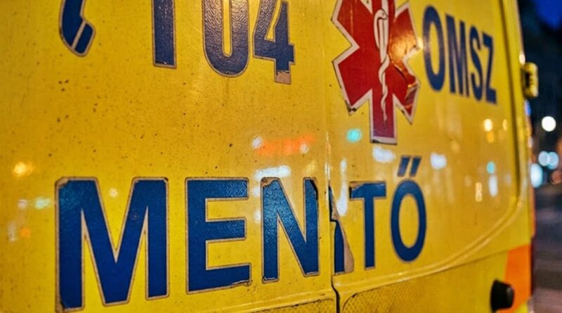 Baleset: egy idős nőt a mentők vittek el