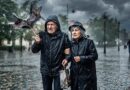 Viharos széllökéssel, bőséges esővel érkezik a vihar, ekkor ér ide